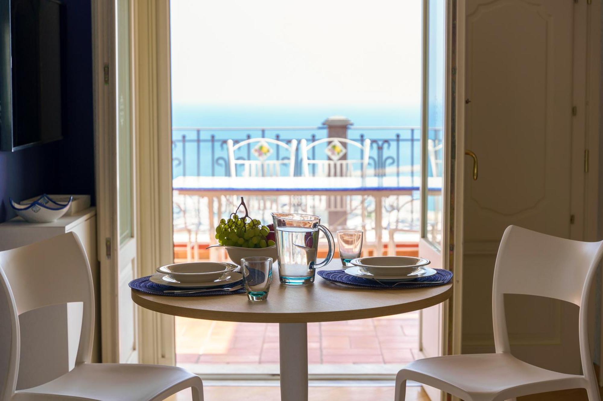 Suite Aphrodite - Exclusive Flat Salerno Bagian luar foto